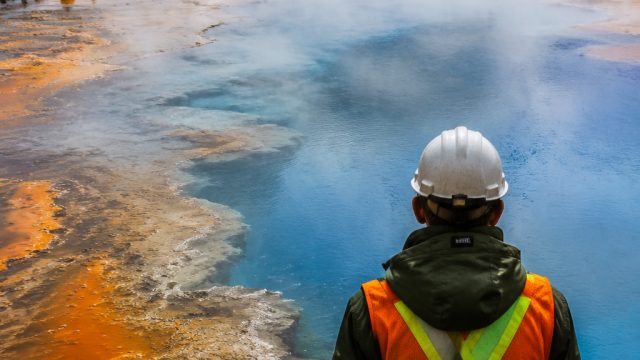 Yellowstone's Hydrothermal Activity Sparks New Safety Concerns | apk game mancing, data keluaran nom