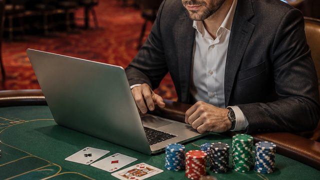 Unveiling the Secrets of Top Jackpot Machines and Online Poker Trends