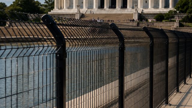 Divisive Fencing Emerges: A New Era for the Lincoln Memorial Pool