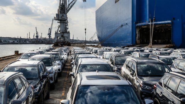 Toyota's Strategic Shift: Climbing U.S. Sales Amidst Industry Transition
