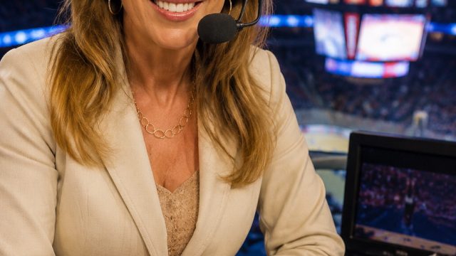 The Legacy of Linda Cohn: A Trailblazer in Sports Broadcasting