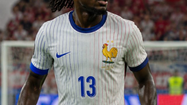 Atletico Madrid Eyes Arsenal's Target Manu Koné Amidst Competition
