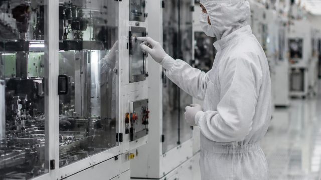Finetek Secures Major OLED Equipment Contract with Samsung Display